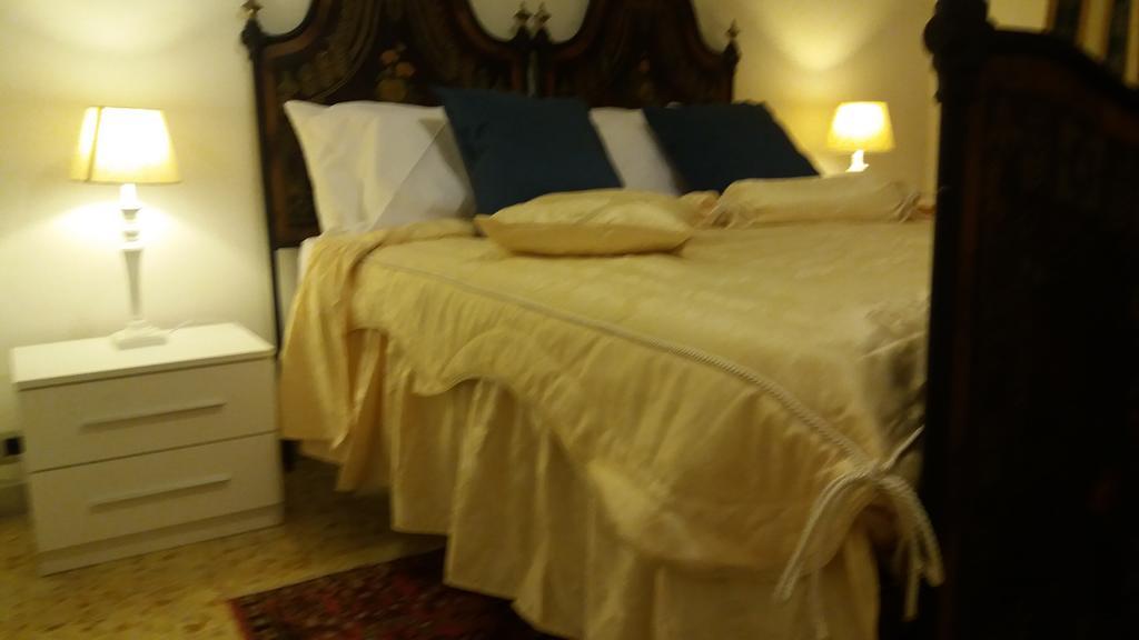 روما Guest House Il Marchese Del Grillo الغرفة الصورة
